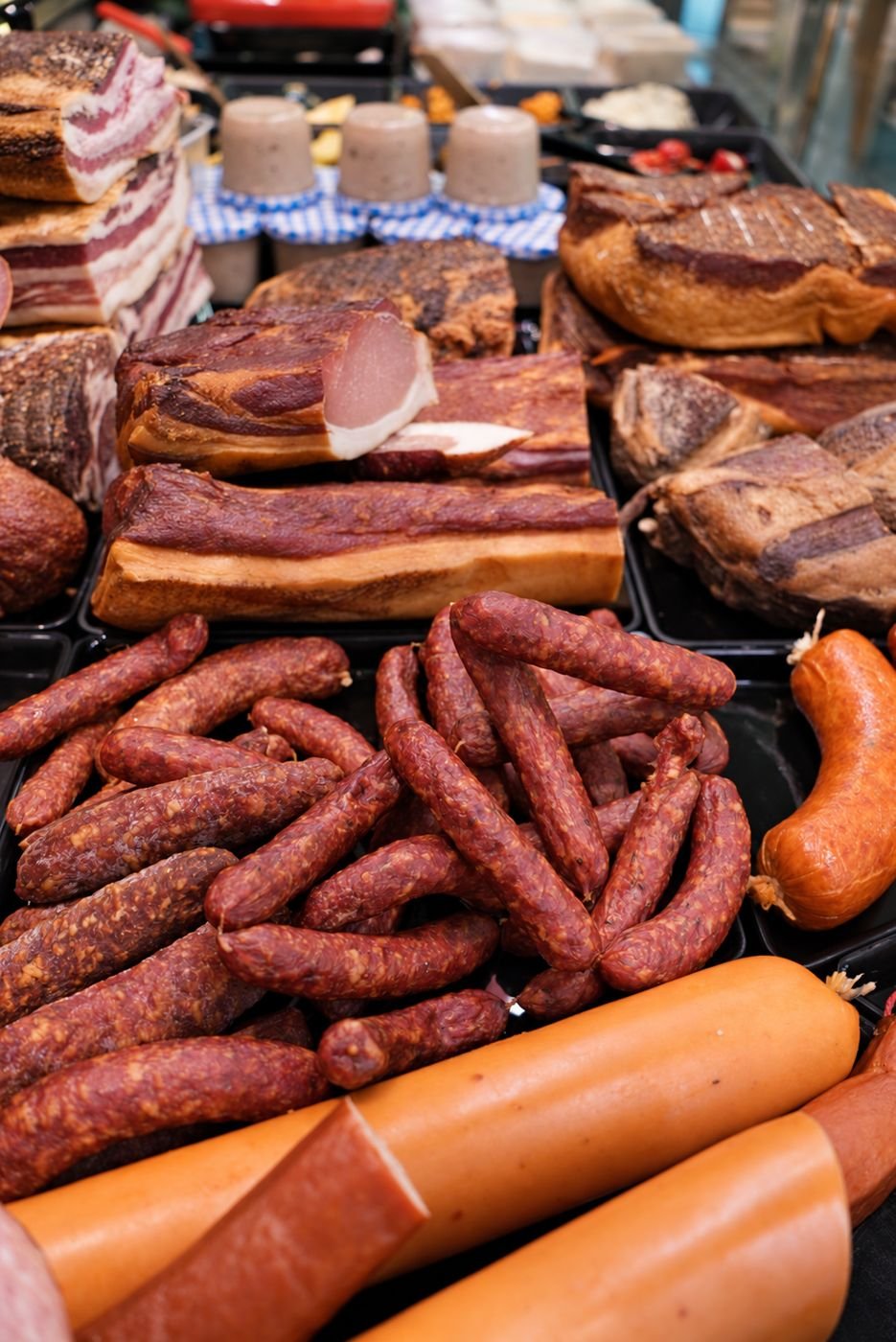 Wurst und Geräuchertes aus der Theke